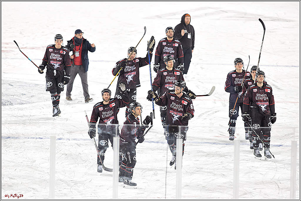 PENNY DEL WINTER GAME;  Kölner Haie - Adler Mannheim; Köln, 03.12.2022
